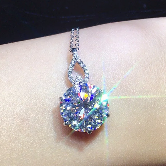 Sterling Silver 8ct diamond necklace - Picture 4 of 12